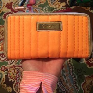 Jessica Simpson wallet